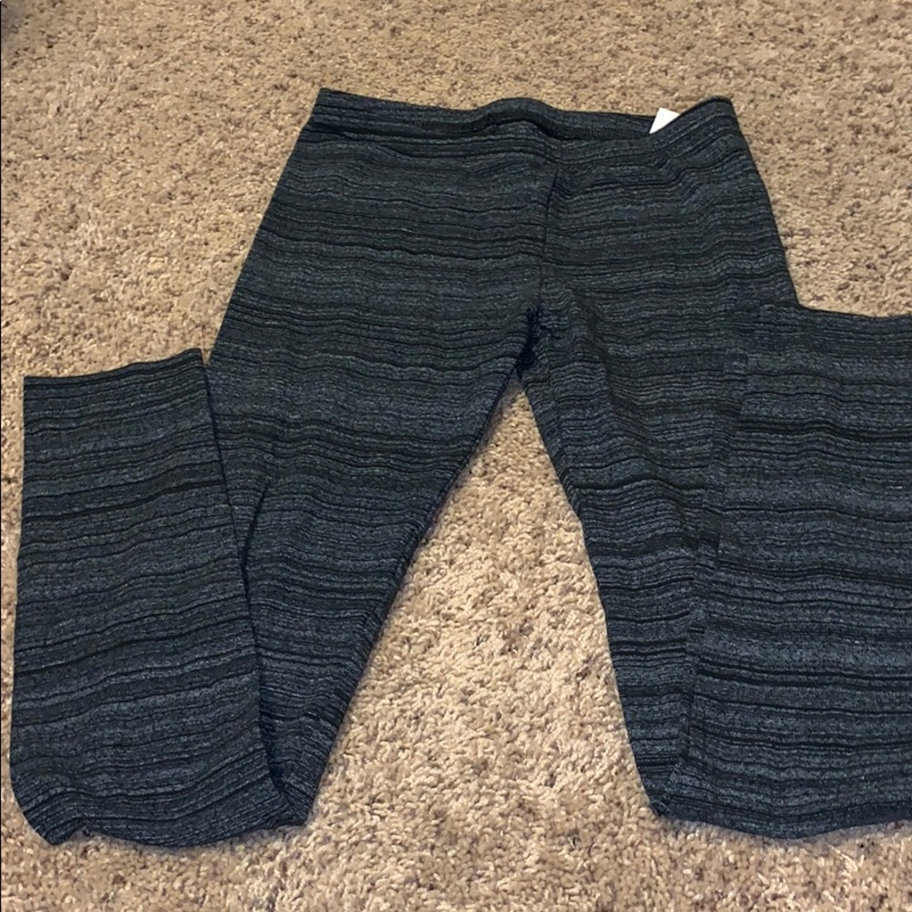black and gray leggings